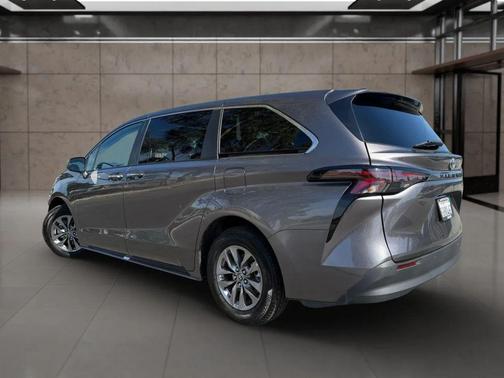 Predawn Gray Mica 2023 Toyota Sienna XLE