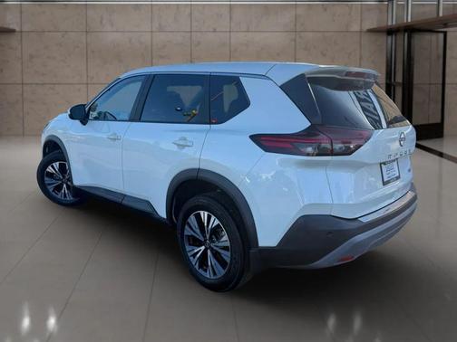 Pearl White Tricoat 2023 Nissan Rogue SV