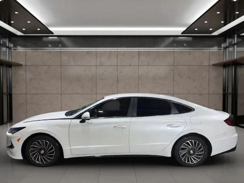 2022 Hyundai SONATA Hybrid SE