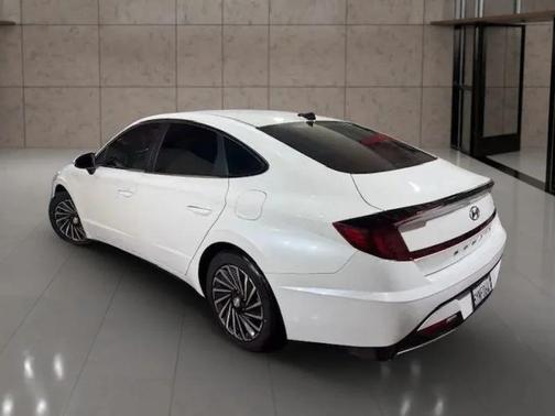 2022 Hyundai SONATA Hybrid SE