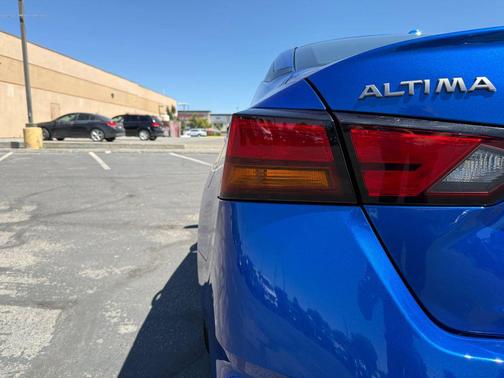 BLUESTONE PERAL 2025 Nissan Altima 2.5 SV