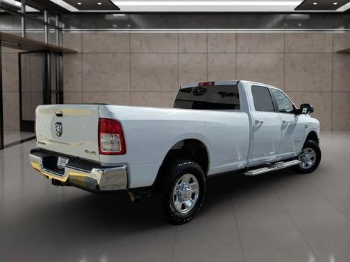 2022 RAM 2500 Big Horn Crew Cab 4x4 8' Box