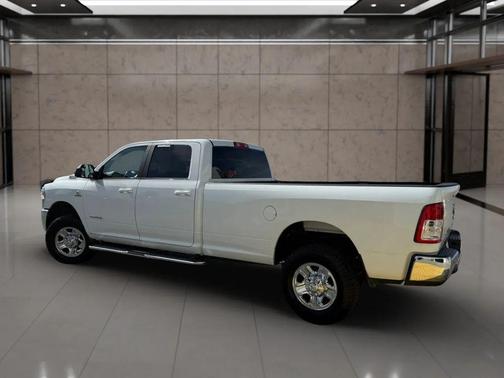 2022 RAM 2500 Big Horn Crew Cab 4x4 8' Box