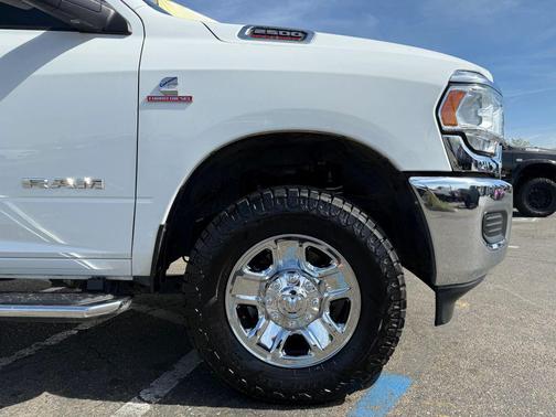 2022 RAM 2500 Big Horn Crew Cab 4x4 8' Box