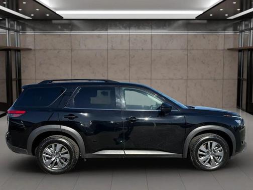 2024 Nissan Pathfinder SV 4WD