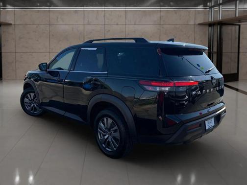 2024 Nissan Pathfinder SV 4WD