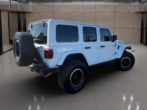 Bright White Clearcoat 2020 Jeep Wrangler Unlimited Sport Altitude