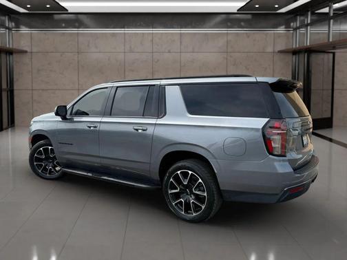 2022 Chevrolet Suburban RST