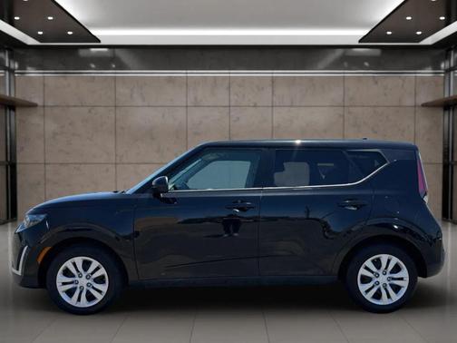Fusion Black 2023 Kia Soul LX