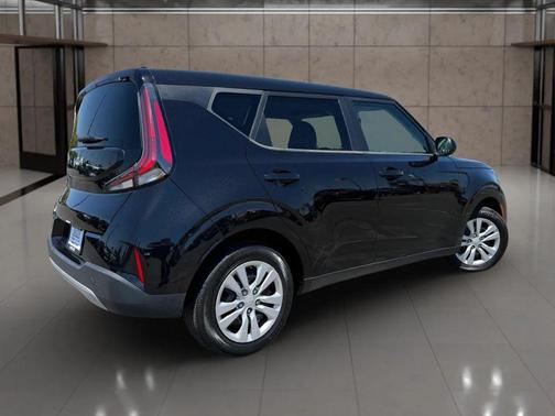Fusion Black 2023 Kia Soul LX