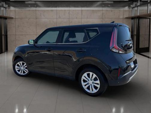 Fusion Black 2023 Kia Soul LX