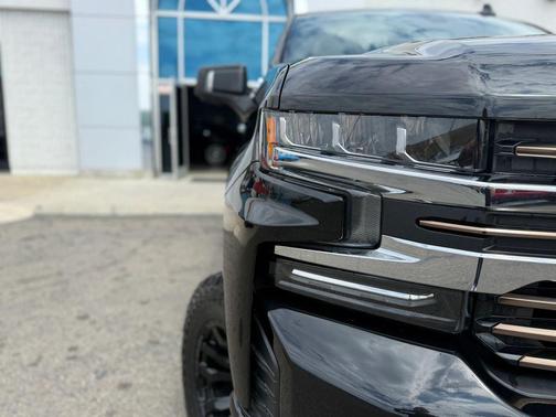Black 2020 Chevrolet Silverado 1500 High Country