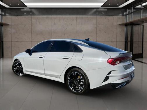 WOLF GRAY 2022 Kia K5 GT-Line Sedan 4D