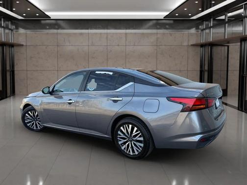 Gun Metallic 2024 Nissan Altima 2.5 SV