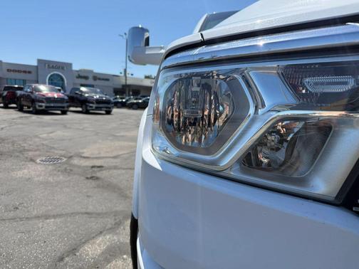 Bright White Clearcoat 2022 RAM 1500 Laramie