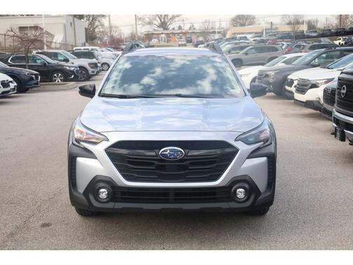 Ice Silver Metallic 2025 Subaru Outback Onyx Edition