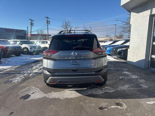 2021 Nissan Rogue SV