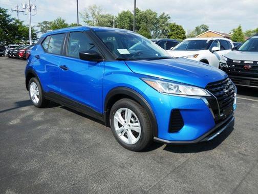 2025 Nissan Kicks S