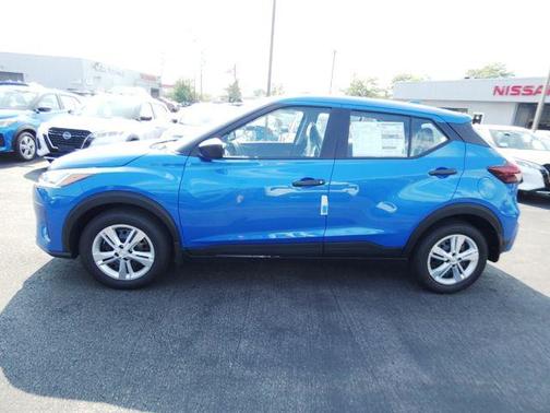 2025 Nissan Kicks S