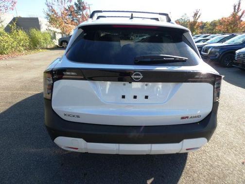 2026 Nissan Kicks SR