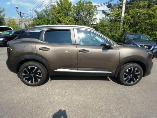 2025 Nissan Kicks SV