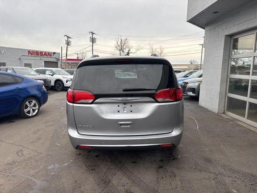 2020 Chrysler Pacifica Touring L