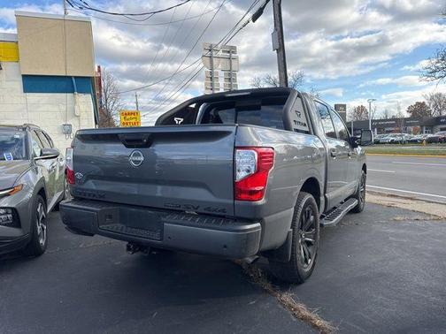 2024 Nissan Titan SV