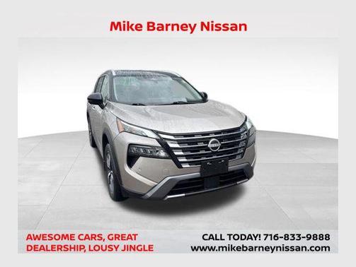 Champagne Silver Metallic/Super Black 2024 Nissan Rogue SL