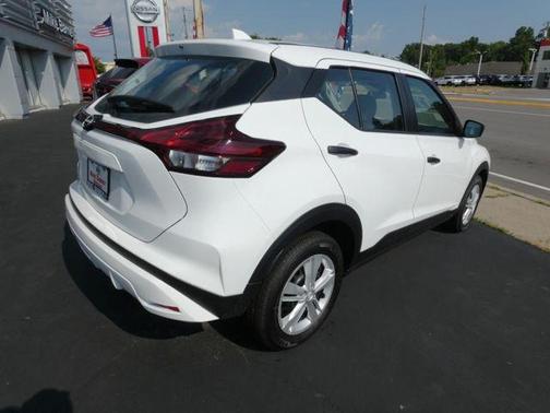2025 Nissan Kicks S