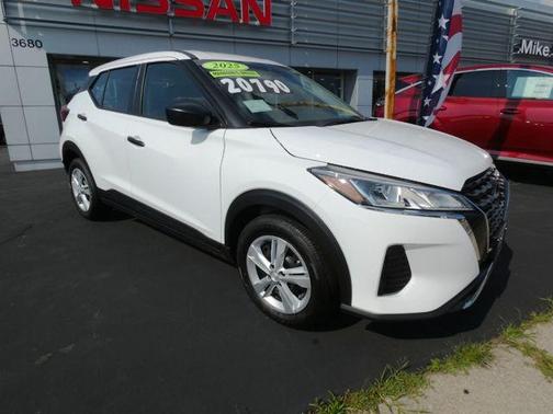 2025 Nissan Kicks S
