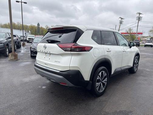 Pearl White Tricoat 2023 Nissan Rogue SV