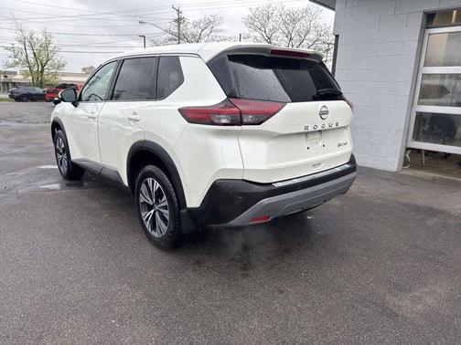 Pearl White Tricoat 2023 Nissan Rogue SV