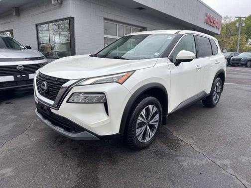 Pearl White Tricoat 2023 Nissan Rogue SV