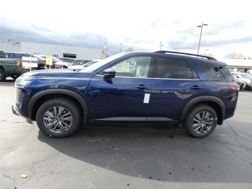 2025 Nissan Pathfinder SV 4WD