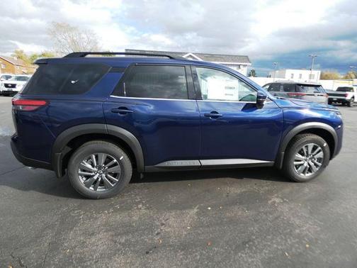 2025 Nissan Pathfinder SV 4WD