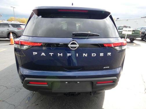 2025 Nissan Pathfinder SV 4WD