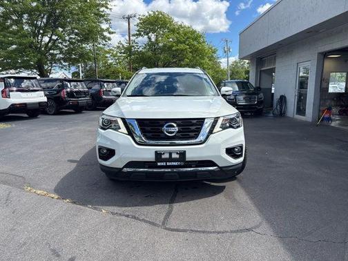 2019 Nissan Pathfinder SV