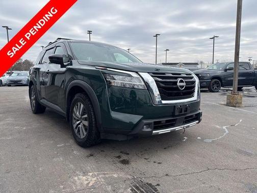 Obsidian Green Pearl/Super Black 2022 Nissan Pathfinder SL 4WD