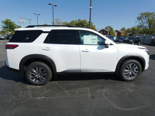 2025 Nissan Pathfinder SV 4WD