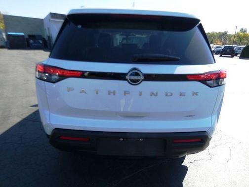 2025 Nissan Pathfinder SV 4WD