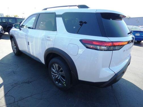 2025 Nissan Pathfinder SV 4WD