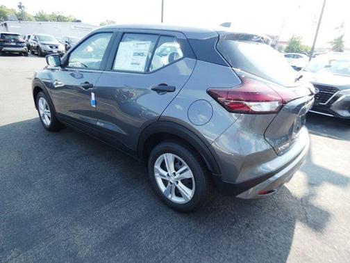 2025 Nissan Kicks S