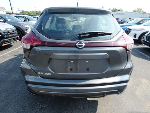 2025 Nissan Kicks S