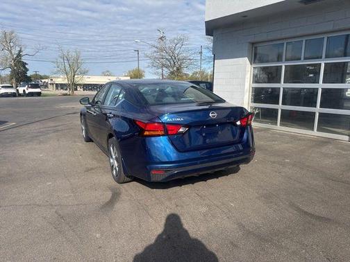 Deep Blue Pearl 2023 Nissan Altima S FWD