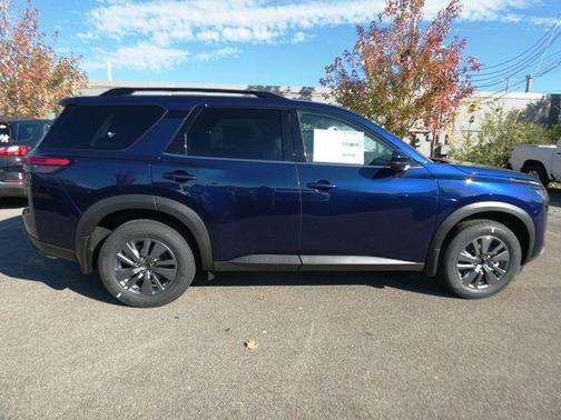 2025 Nissan Pathfinder SV 4WD