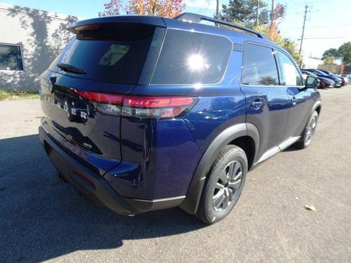 2025 Nissan Pathfinder SV 4WD
