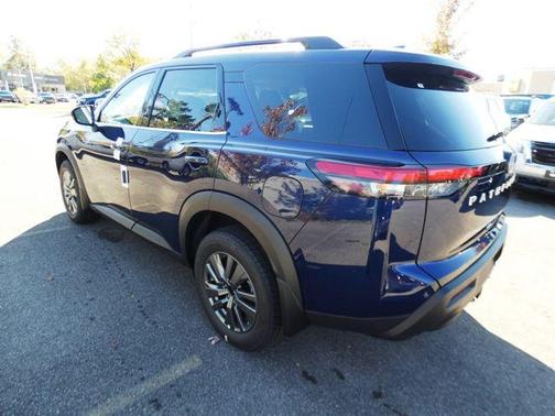 2025 Nissan Pathfinder SV 4WD