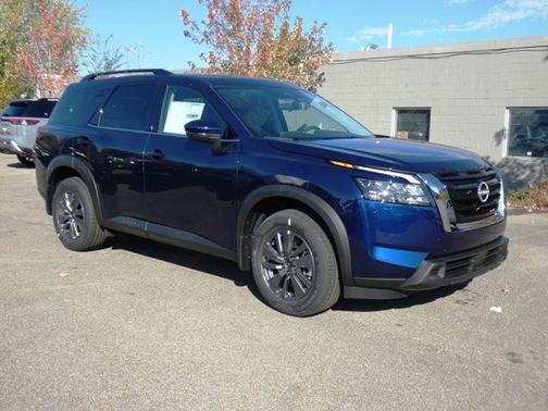 2025 Nissan Pathfinder SV 4WD