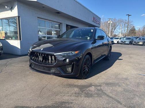 Nero Ribelle Metallic 2022 Maserati Levante Modena S