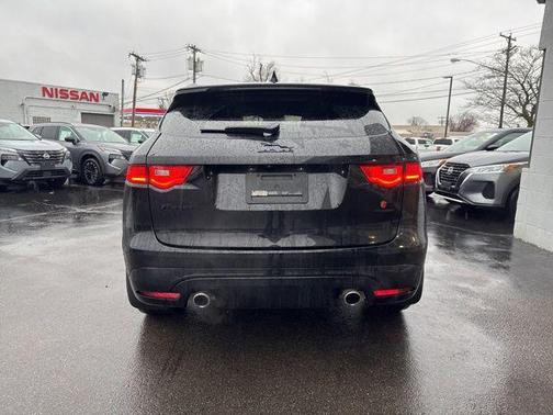 2019 Jaguar F-PACE S